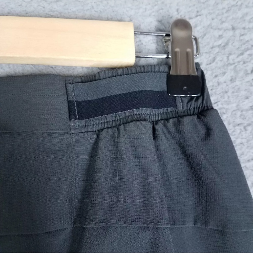 Lululemon Surge Lined Shorts 6"
Adult Small Gray Running Workout - Picture 5 of 8